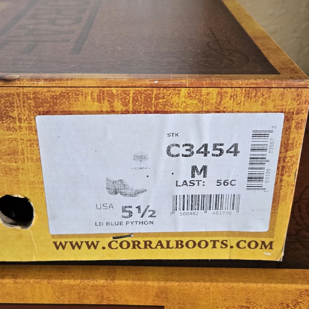 NWT Corral Snakeskin Leather Boots New Size 5.5 W/BOX - Picture 6 of 8